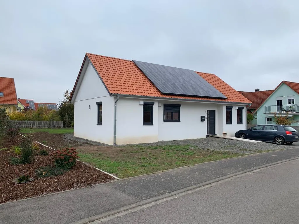 Bungalow mit Satteldach, Bad Königshofen, Deutschland