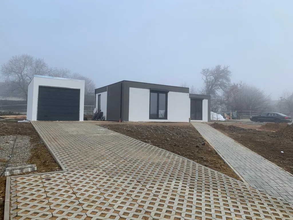 Bungalow mit Flachdach und Garage, Ehingen (Mittelfranken), Deutschland